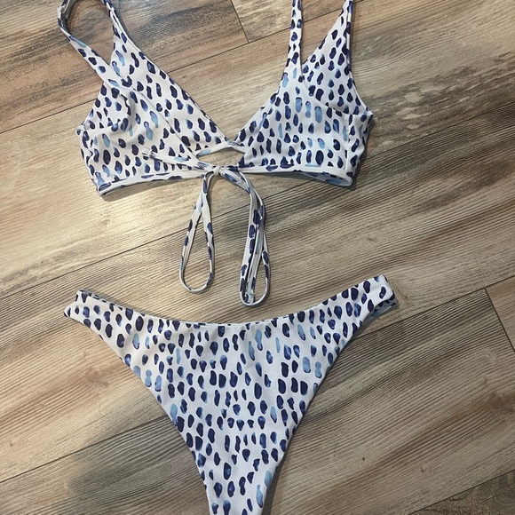 SHEIN Bikini Bathing Suit Size Medium Top & Bottoms Tie Back White Purple - Picture 2 of 3